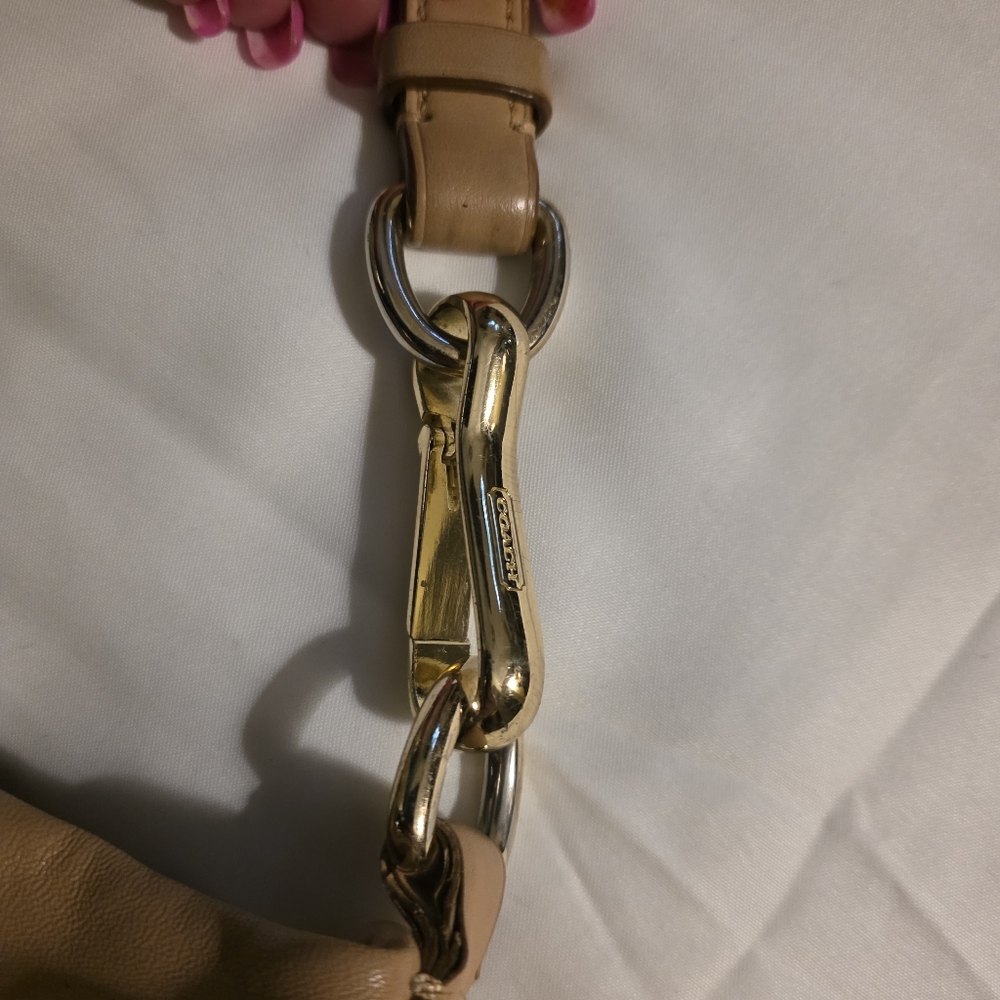 Coach Tan Vintage Leather Shoulder Bag (EUC) - Picture 3 of 9